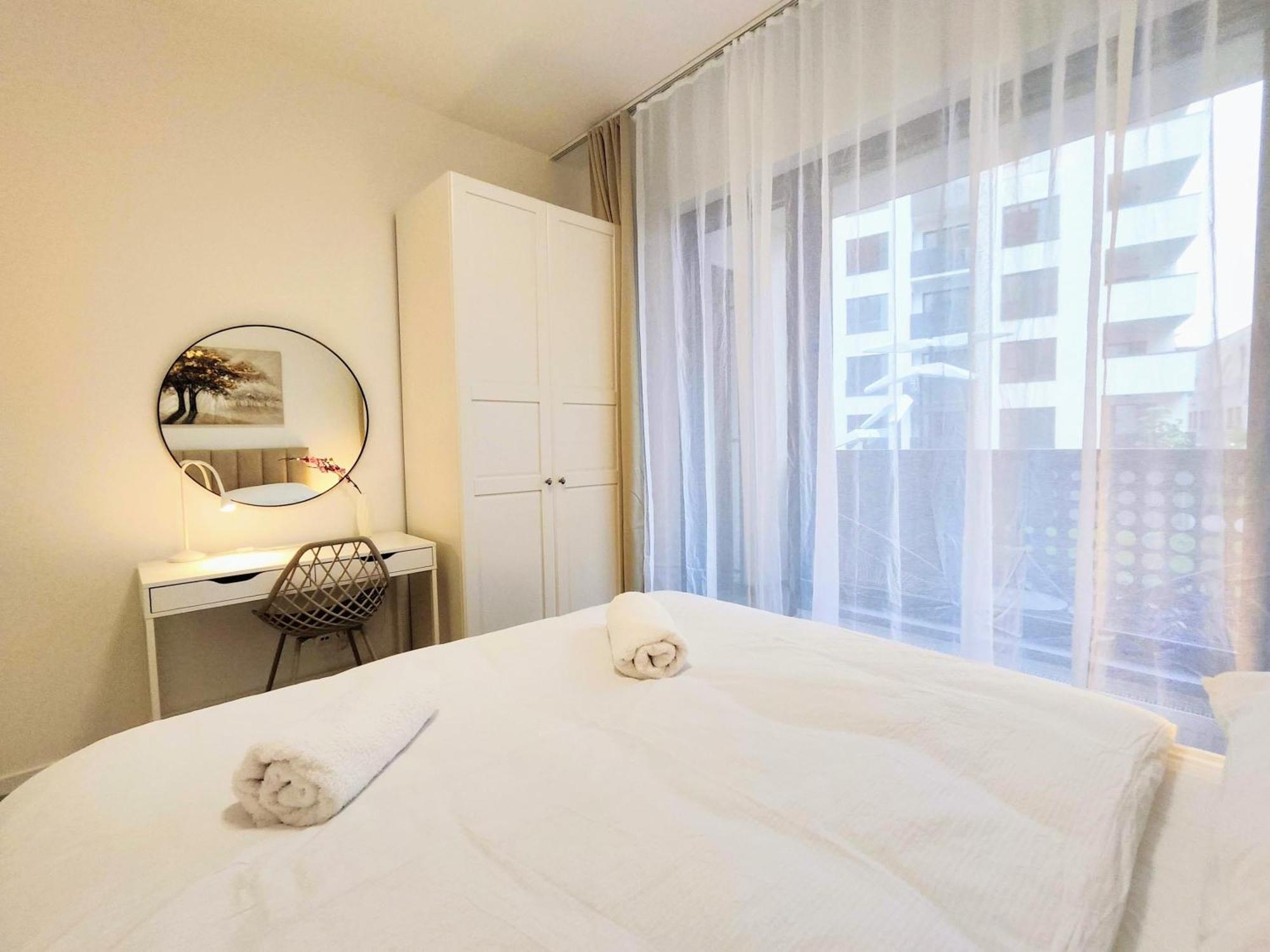 Апартаменти Wings - Brand New - Presidential Garden - Free Parking Братислава Екстер'єр фото