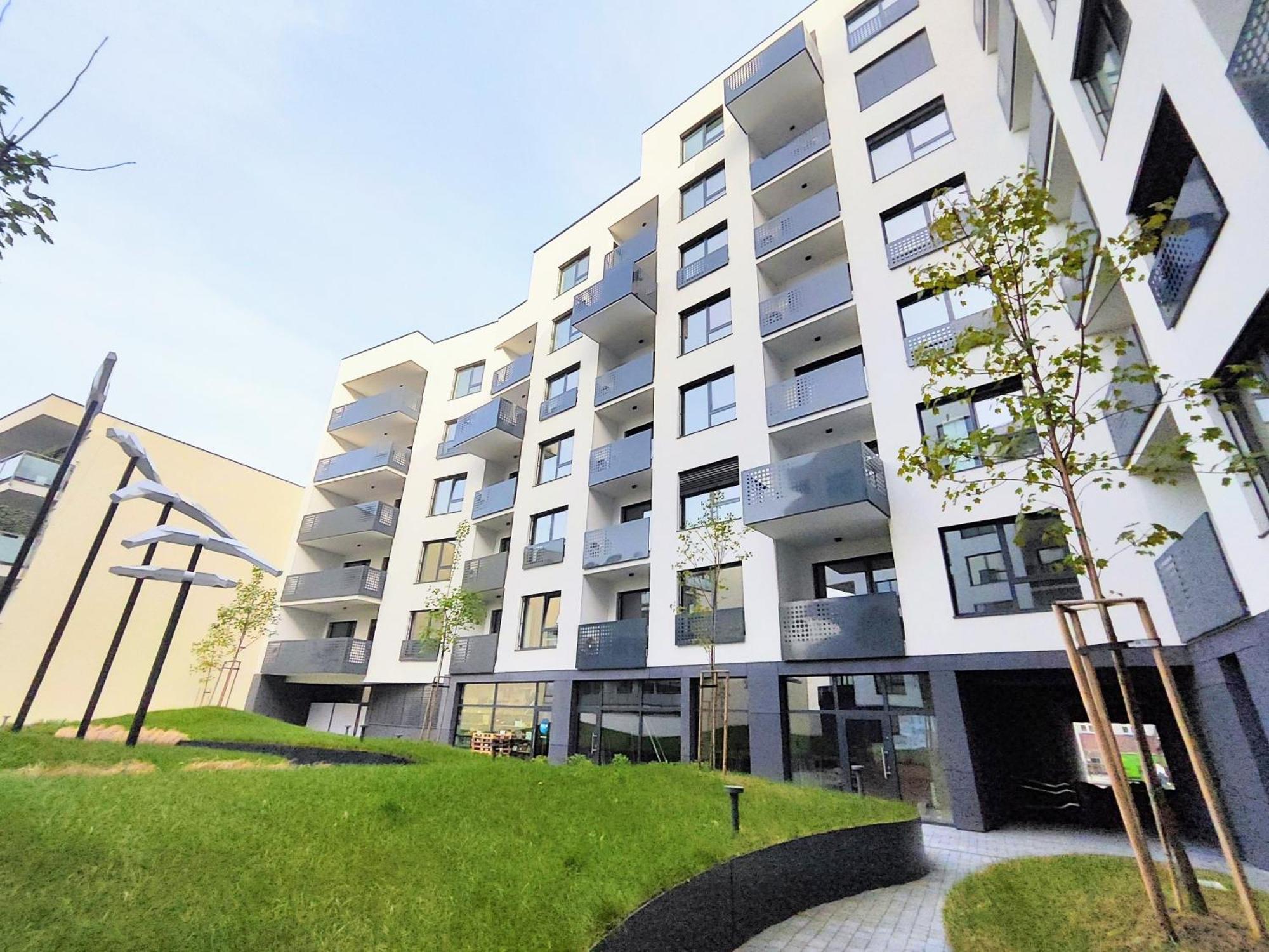 Апартаменти Wings - Brand New - Presidential Garden - Free Parking Братислава Екстер'єр фото